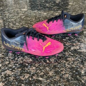 PUMA ULTRA  FG/AG  SOCCER CLEATS  SIZE 5.5 C